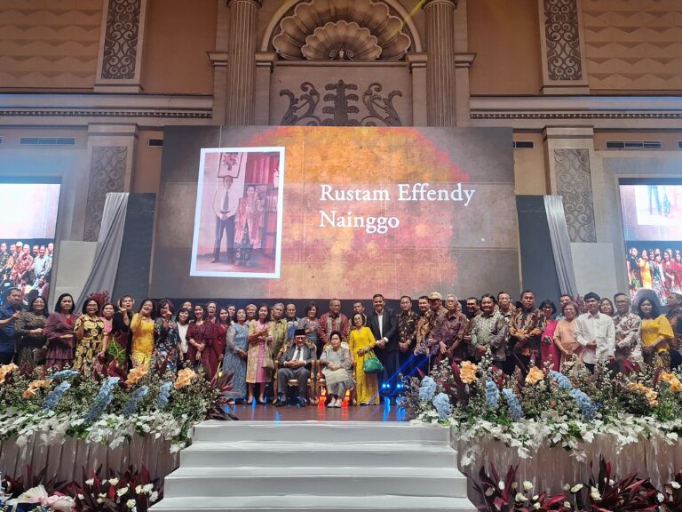 Dr. Parlindungan Purba Sampaikan Ucapan Selamat pada Perayaan HUT 75 RE &LM Yang Diranhkaikan Peluncuran Buku Biografi Berjudul “RE Nainggolan